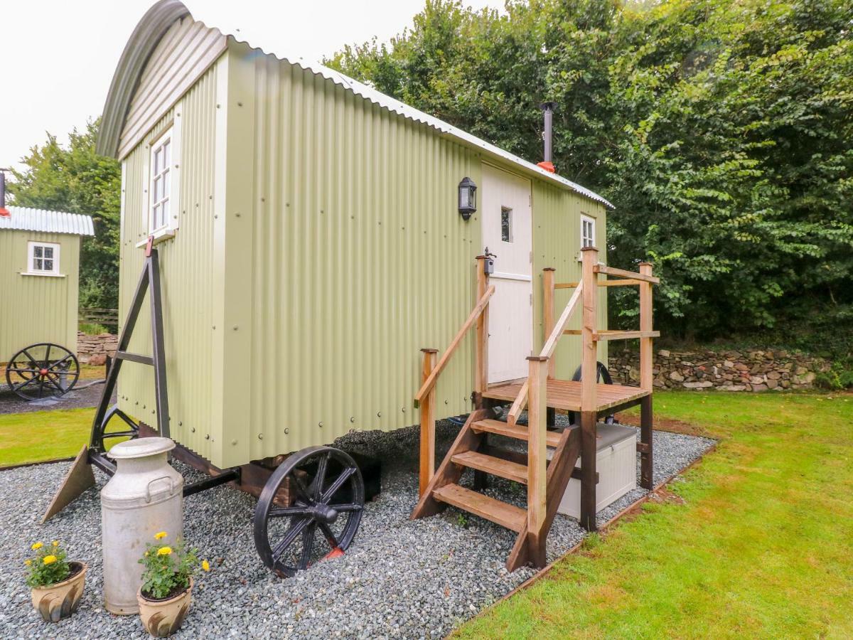 Shepherds Hut - The Crook Milford Haven Exterior photo